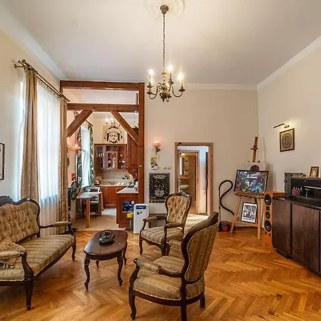 Climatic For 2-4 Person In Main Square *