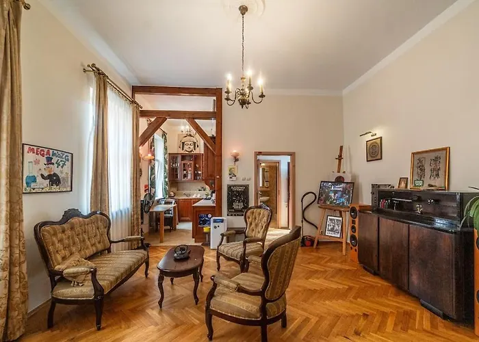 Climatic For 2-4 Person In Main Square *