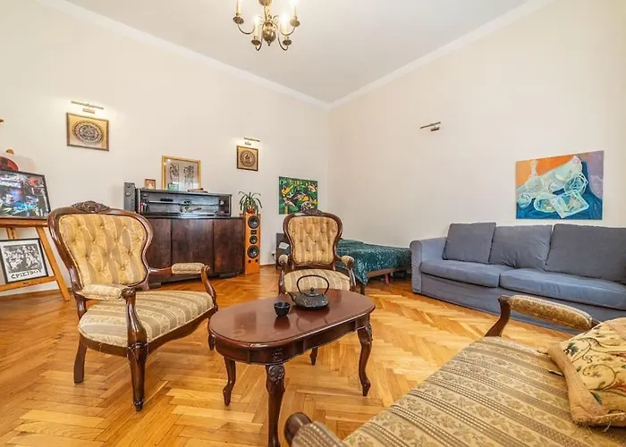 Climatic For 2-4 Person In Main Square